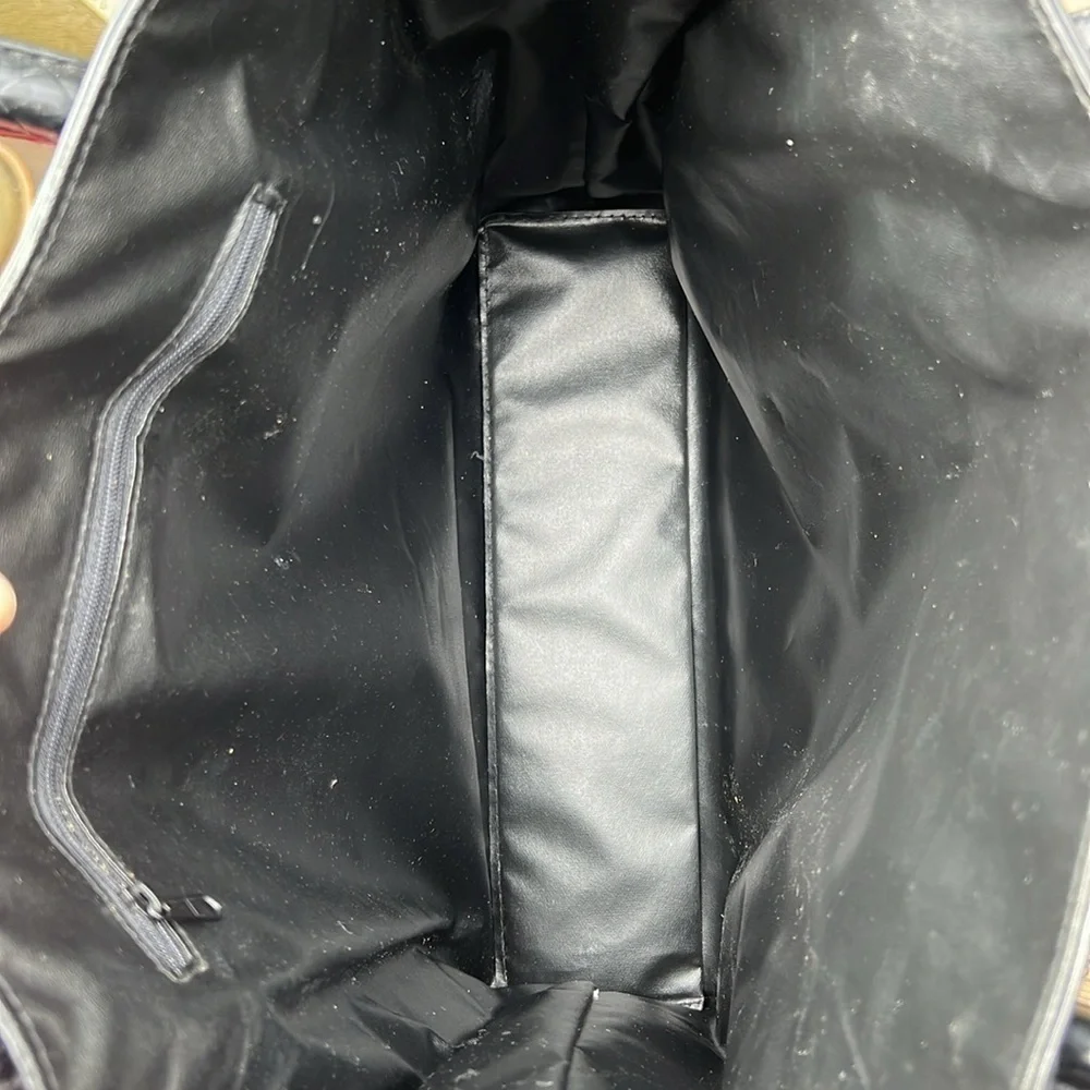 ST. JOHN tote black patent leather crock print